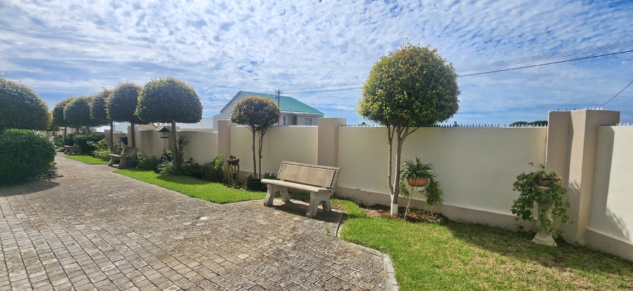1 Bedroom Property for Sale in Bredasdorp Western Cape